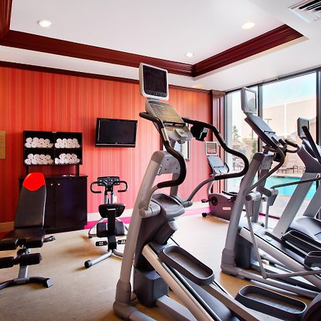 Holiday Inn Express Dallas Market Center By Ihg Dış mekan fotoğraf