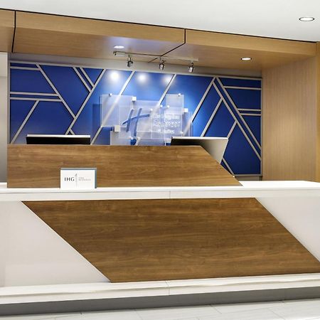 Holiday Inn Express Dallas Market Center By Ihg Dış mekan fotoğraf