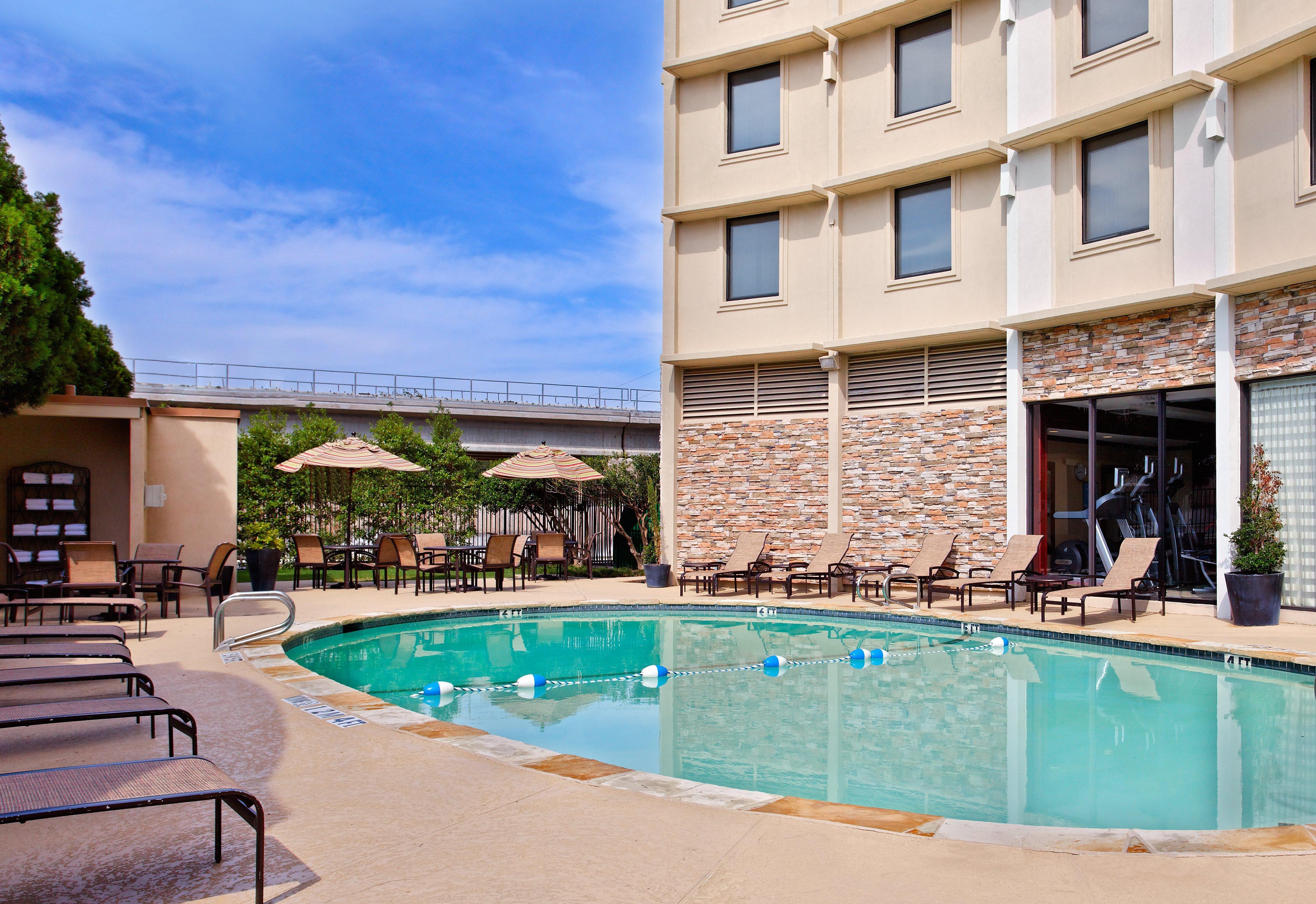 Holiday Inn Express Dallas Market Center By Ihg Dış mekan fotoğraf