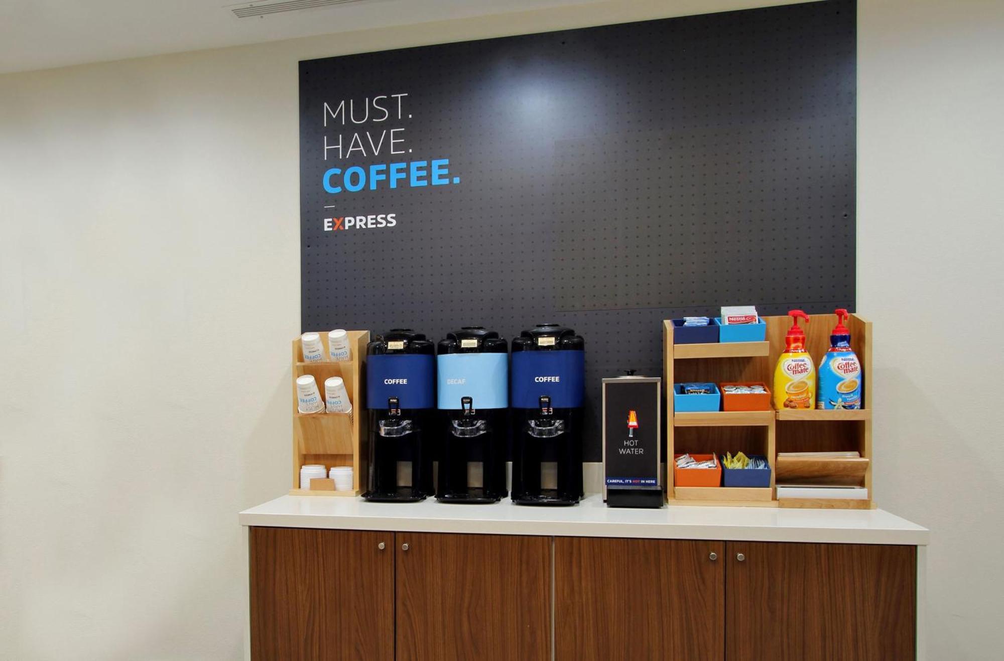 Holiday Inn Express Dallas Market Center By Ihg Dış mekan fotoğraf
