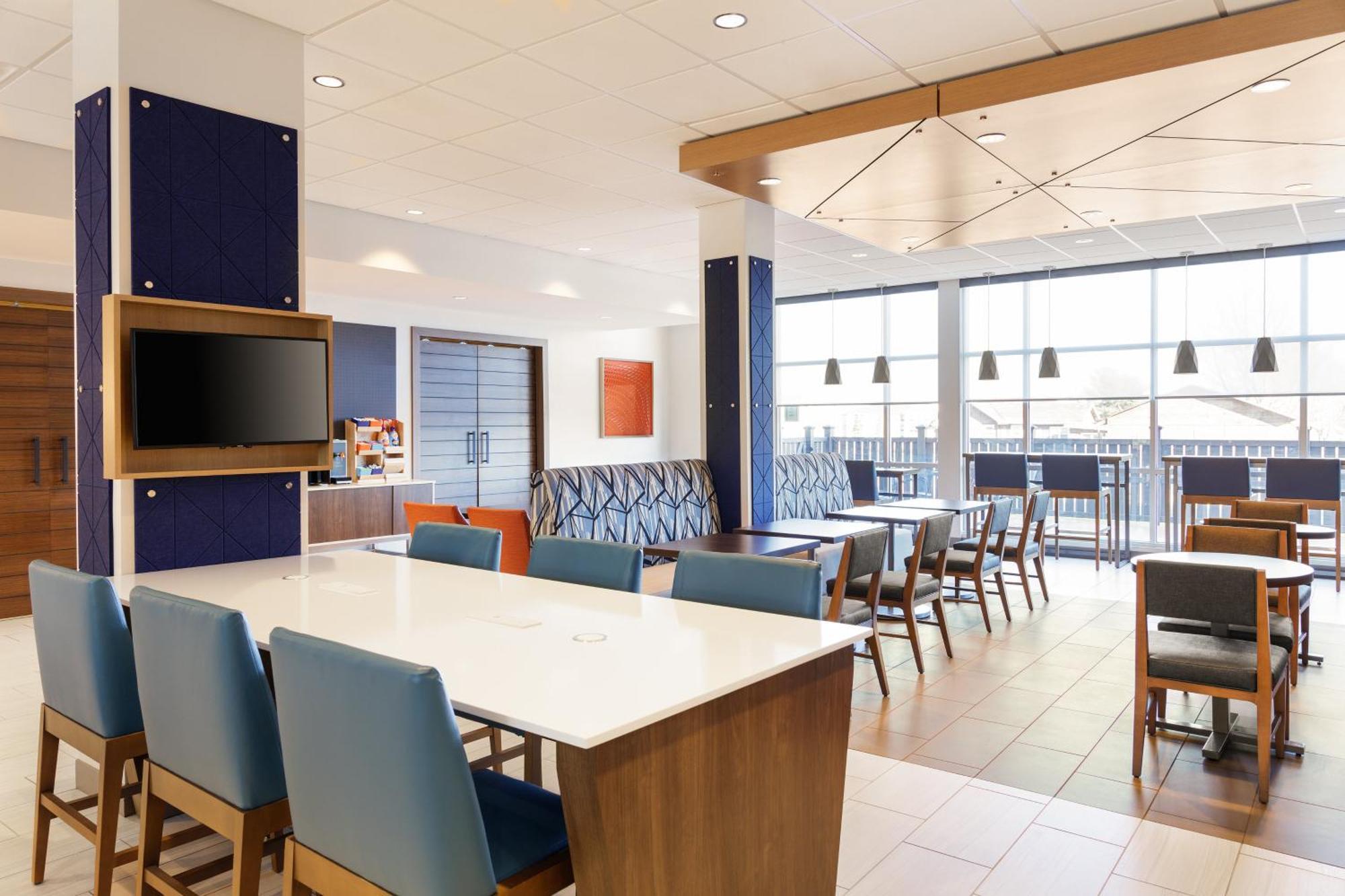 Holiday Inn Express Dallas Market Center By Ihg Dış mekan fotoğraf