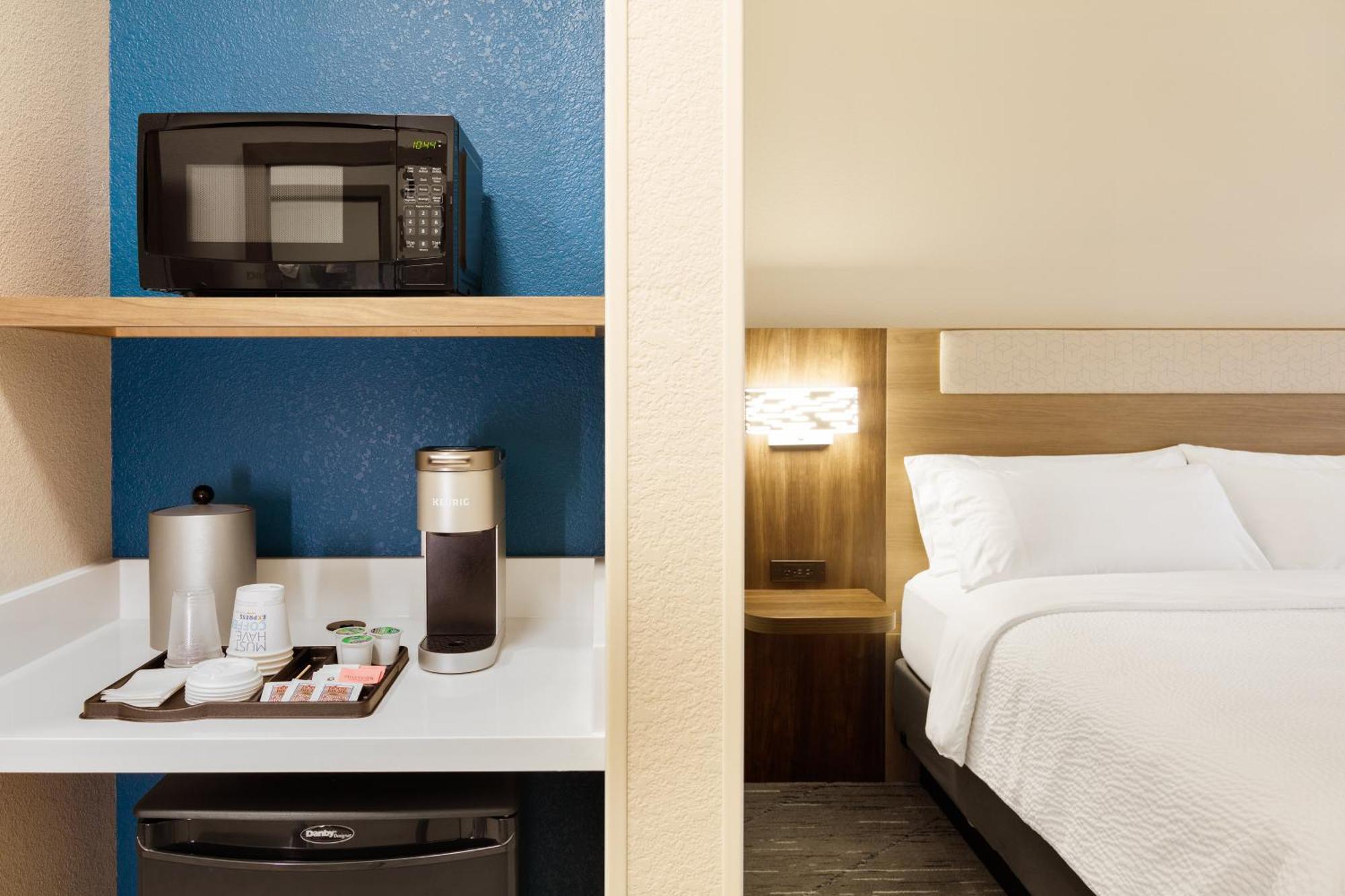 Holiday Inn Express Dallas Market Center By Ihg Dış mekan fotoğraf