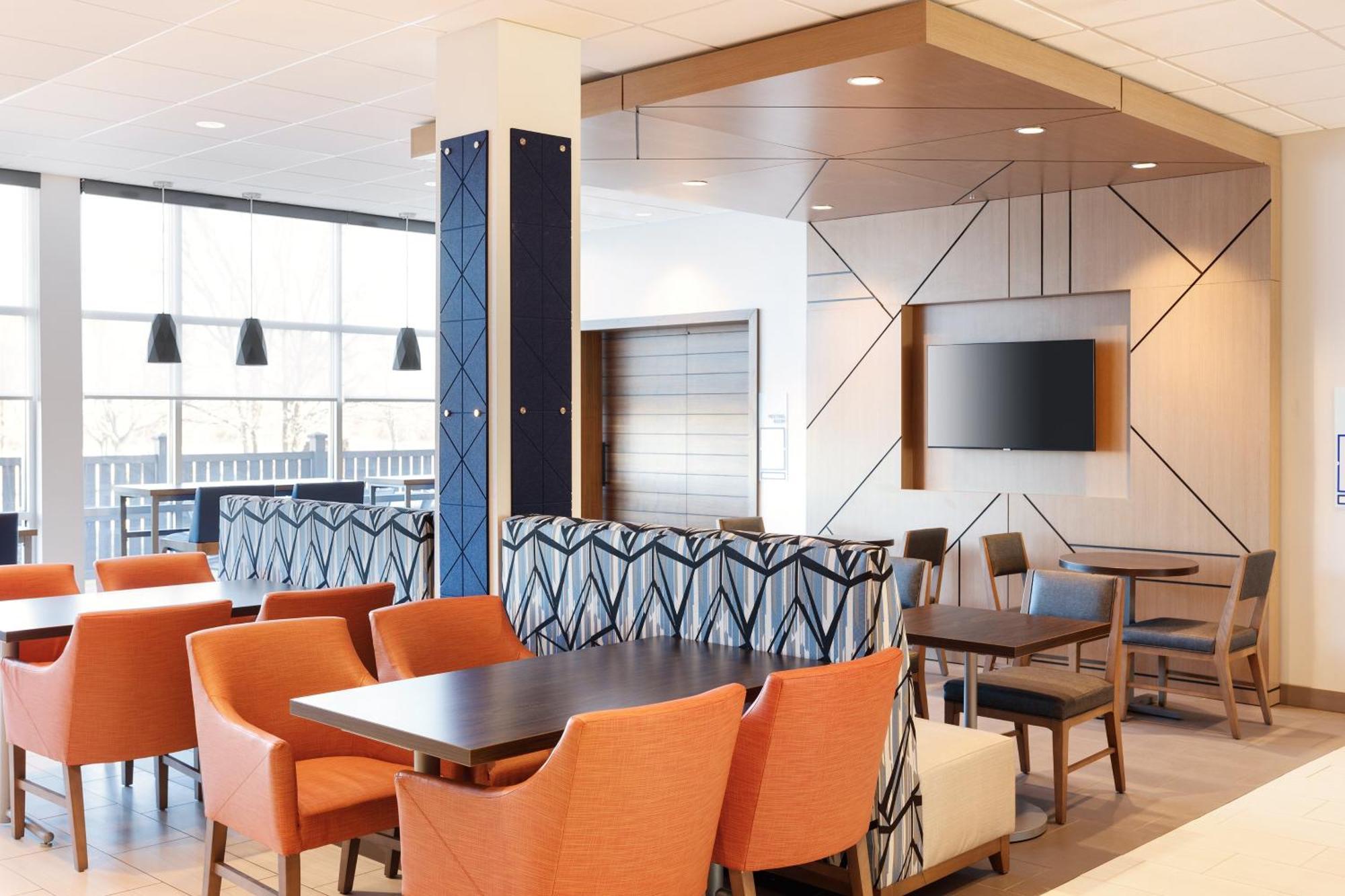 Holiday Inn Express Dallas Market Center By Ihg Dış mekan fotoğraf