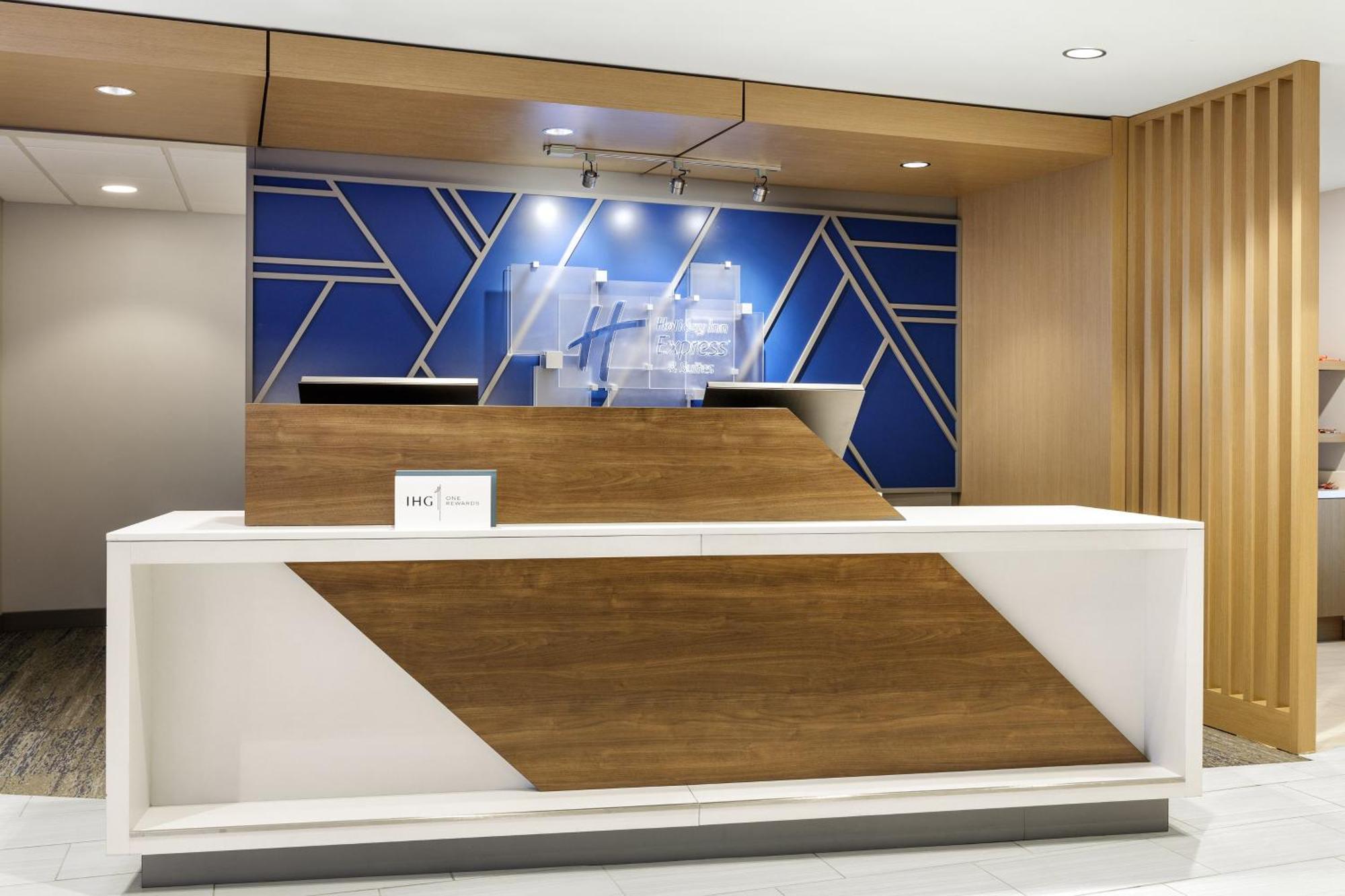 Holiday Inn Express Dallas Market Center By Ihg Dış mekan fotoğraf