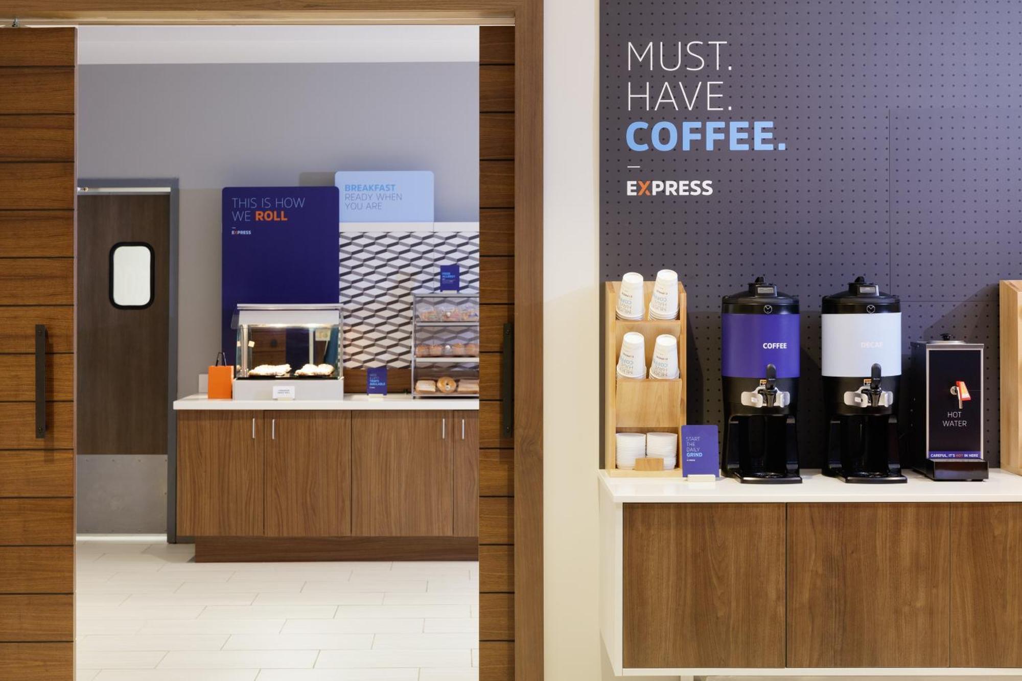 Holiday Inn Express Dallas Market Center By Ihg Dış mekan fotoğraf